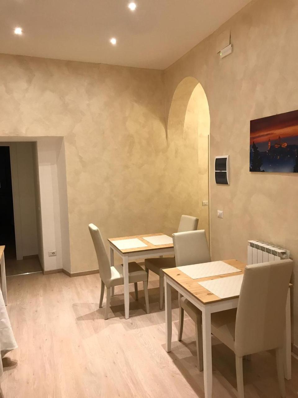 Sallustio Rooms - Rooms Only Siena Bagian luar foto