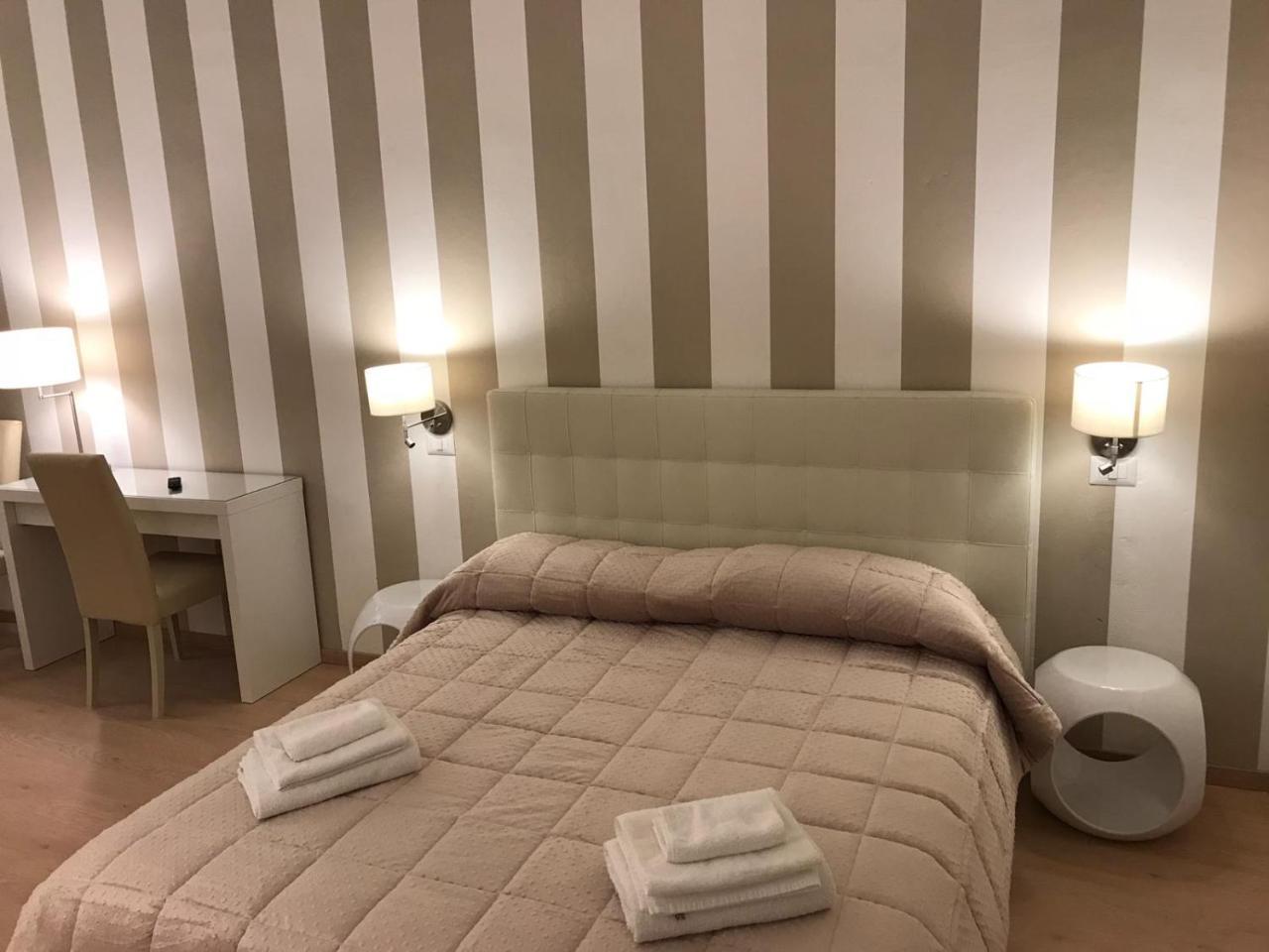 Sallustio Rooms - Rooms Only Siena Bagian luar foto