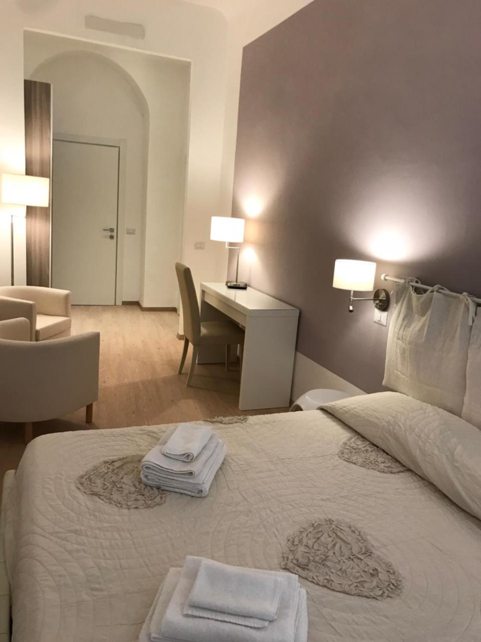 Sallustio Rooms - Rooms Only Siena Bagian luar foto