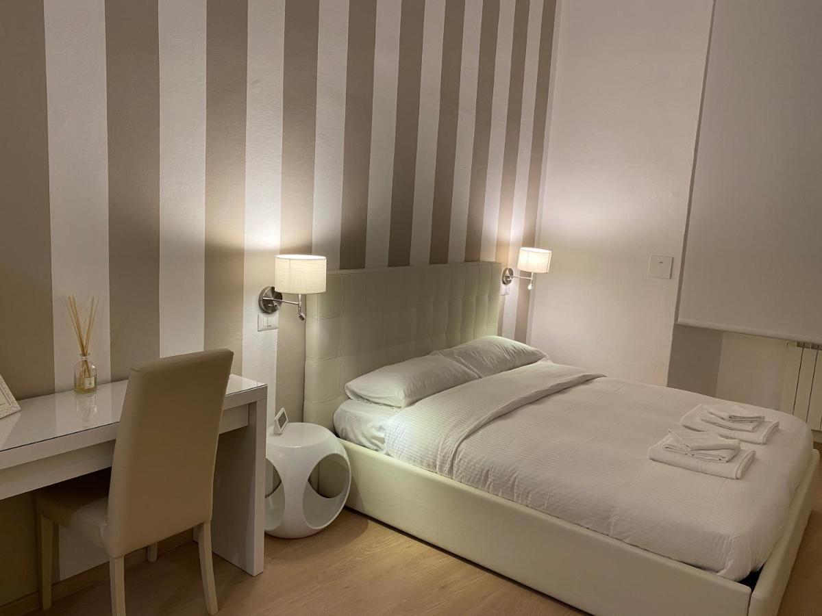 Sallustio Rooms - Rooms Only Siena Bagian luar foto